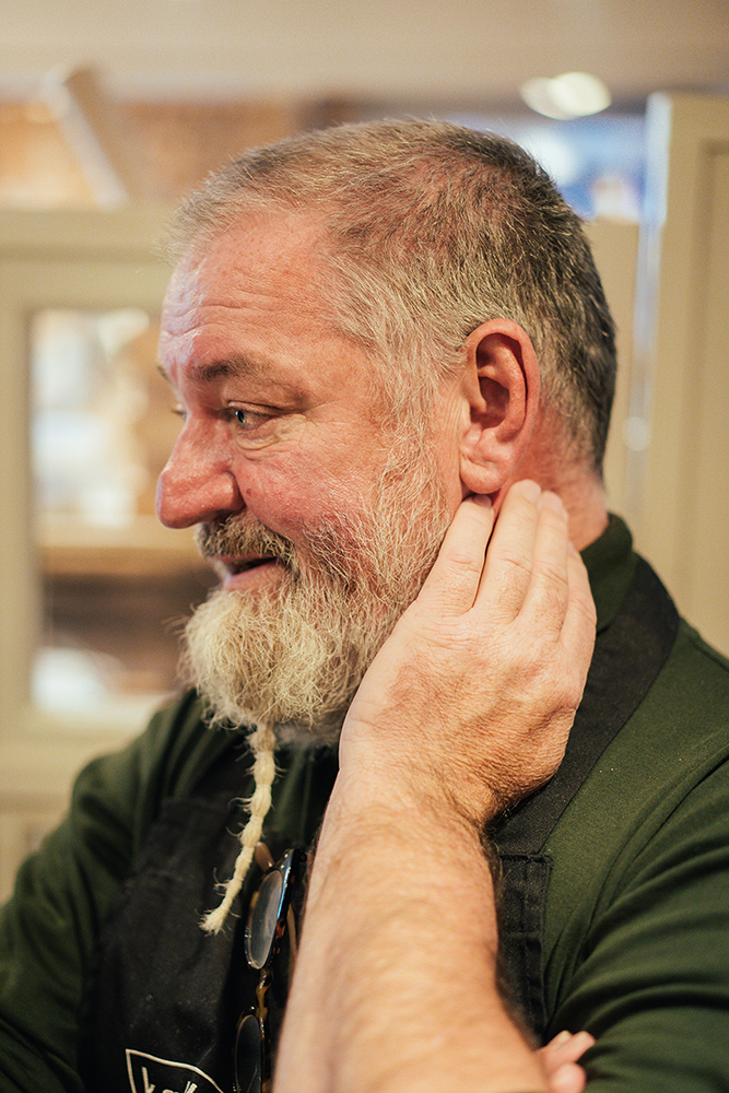 Ole Dahl har 7 diskusprolapser i nakken efter et langt arbejdsliv som bager.