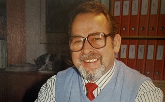alt=