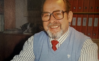 alt=