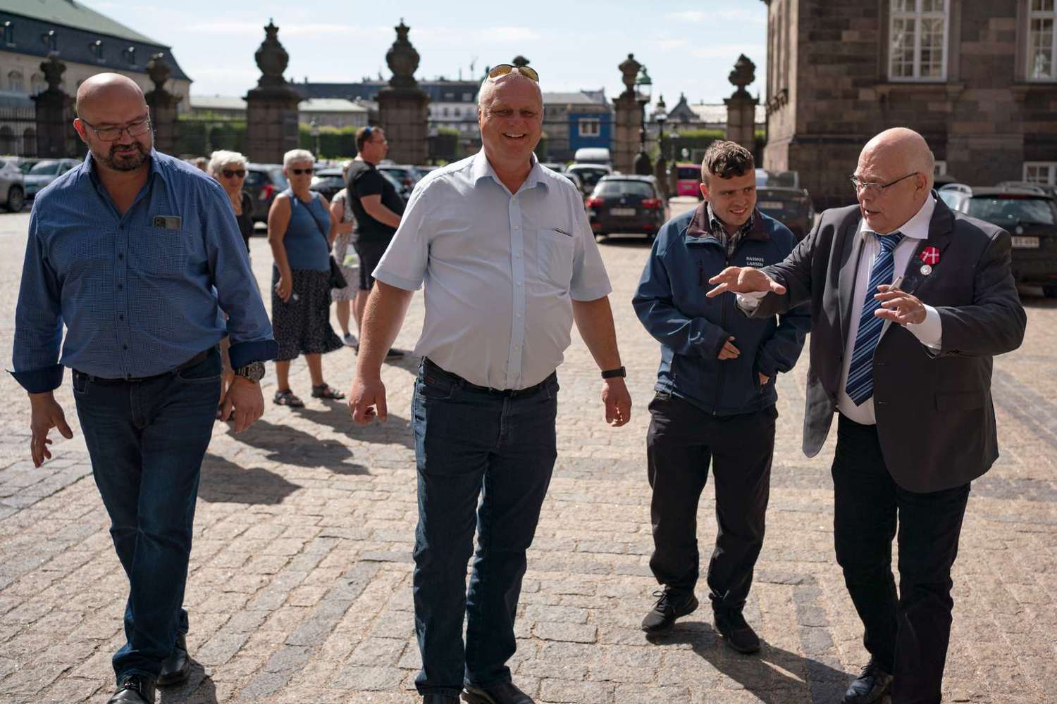 Jørgen Larsen får medalje af dronningen efter 48 år på slagteriet.